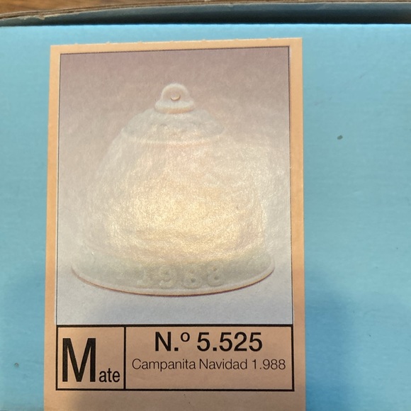 Lladro Christmas Bell with original hanging ribbon and box 1988 - Picture 8 of 11